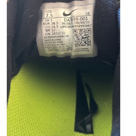 Nike Womens Air Zoom Vomero 16 DA7698-001 Black Running Shoes Sneakers Size 7.5 - Picture 5 of 6